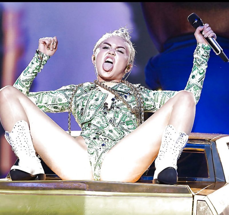 Голая вагина Майли Сайрус