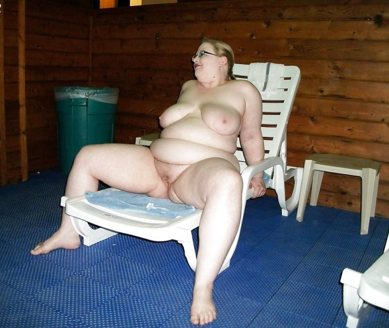 Голые зрелые пышки в бане