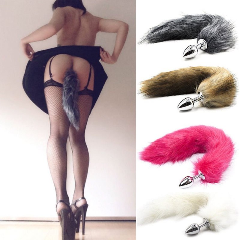 Девушка с анальным хвостиком