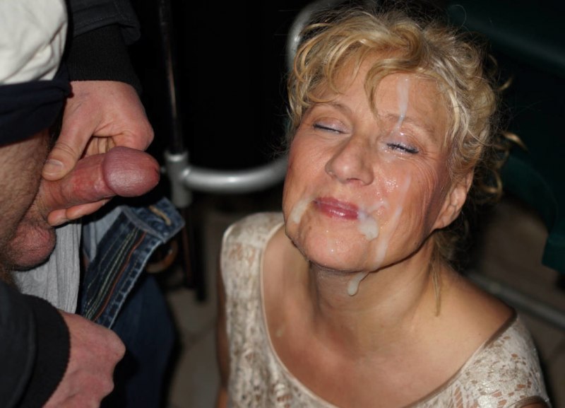 Кончил на лицо старушке