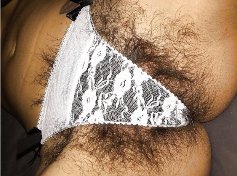 Волосатые женщины в трусиках