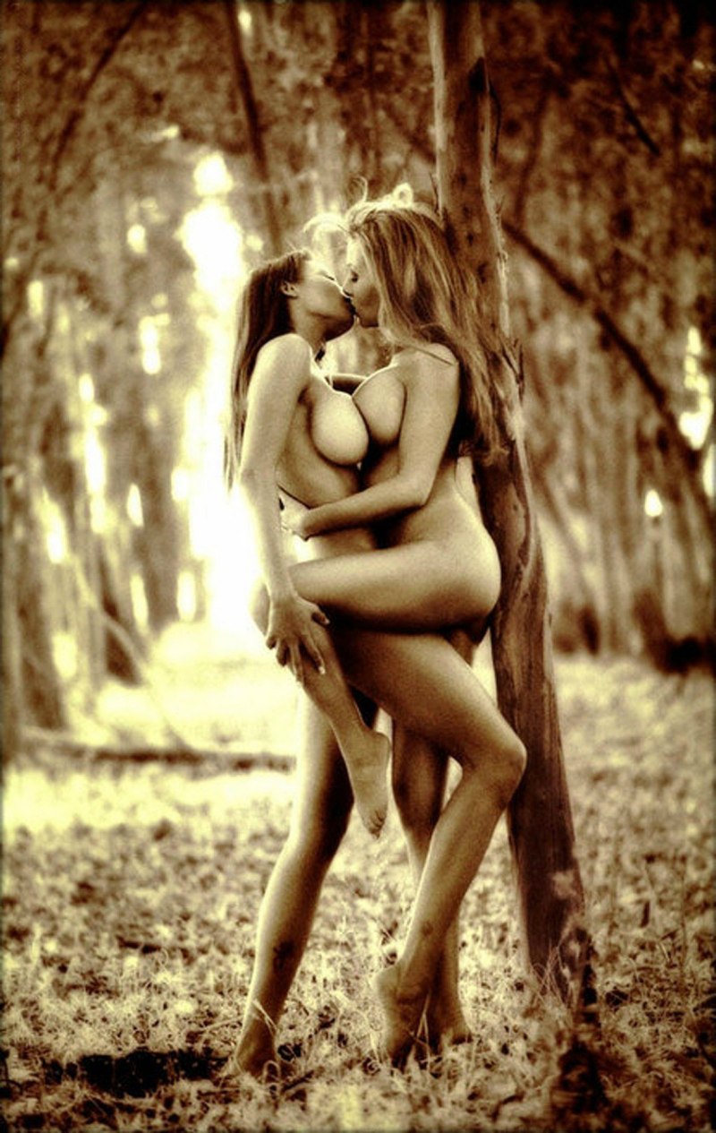 Фотосессия двух девушек ню