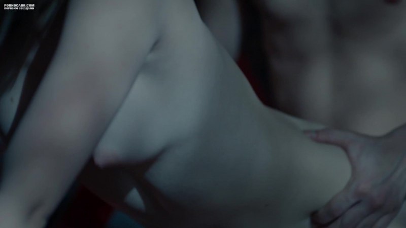 Яна Енжаева в Бесстыдниках сцена