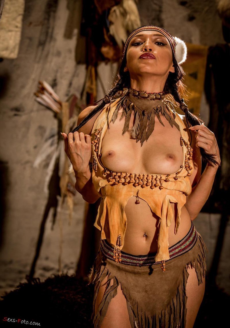 Голые индейские женщины