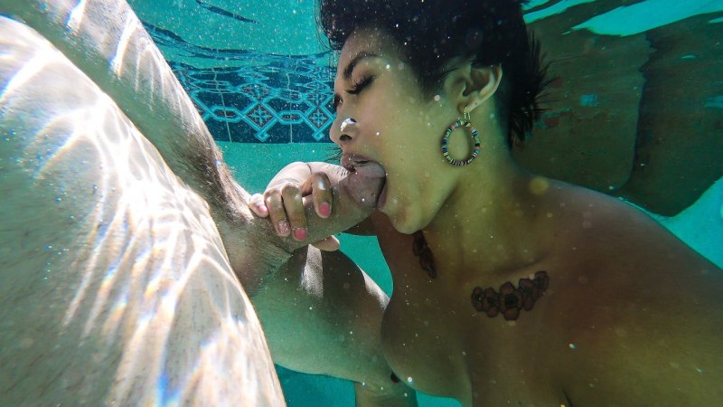 Порноактрисы под водой