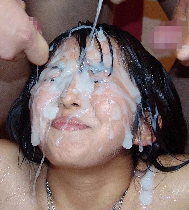 Много кончил на лицо Азиатке