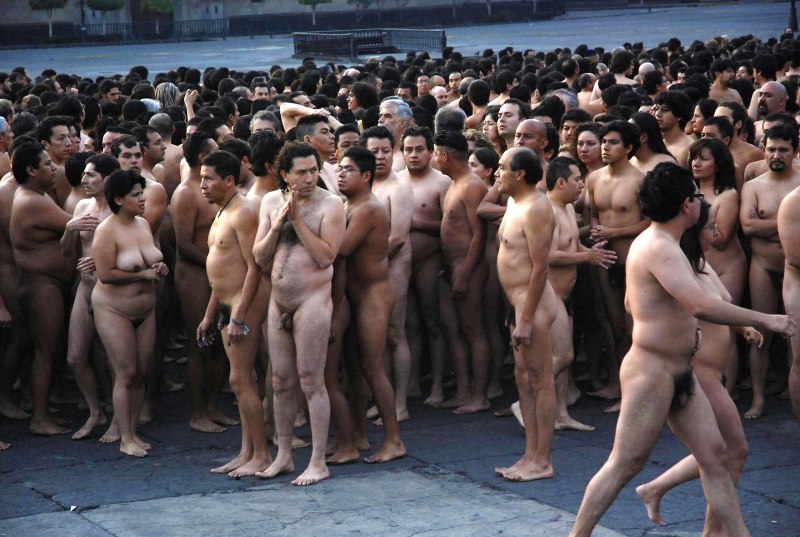 Spencer Tunick naked people на съемках