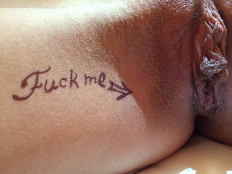 Тату надписи на лобке мужские