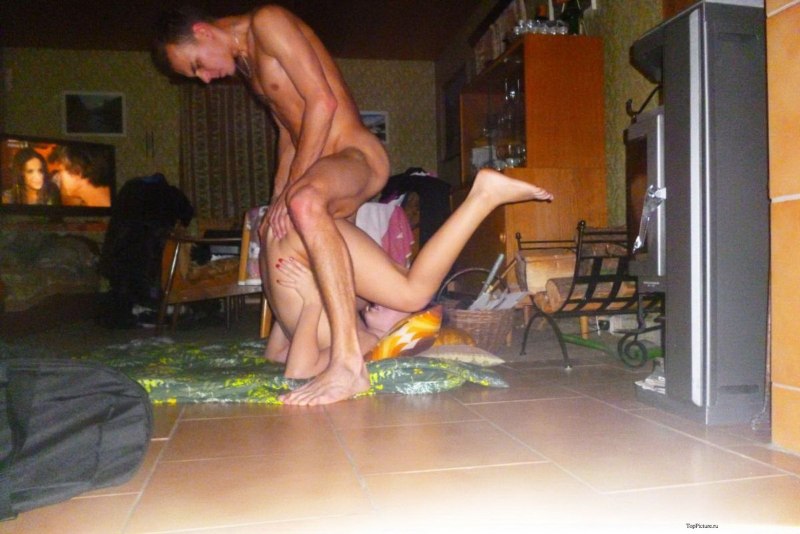 Выебал сестренку в душе