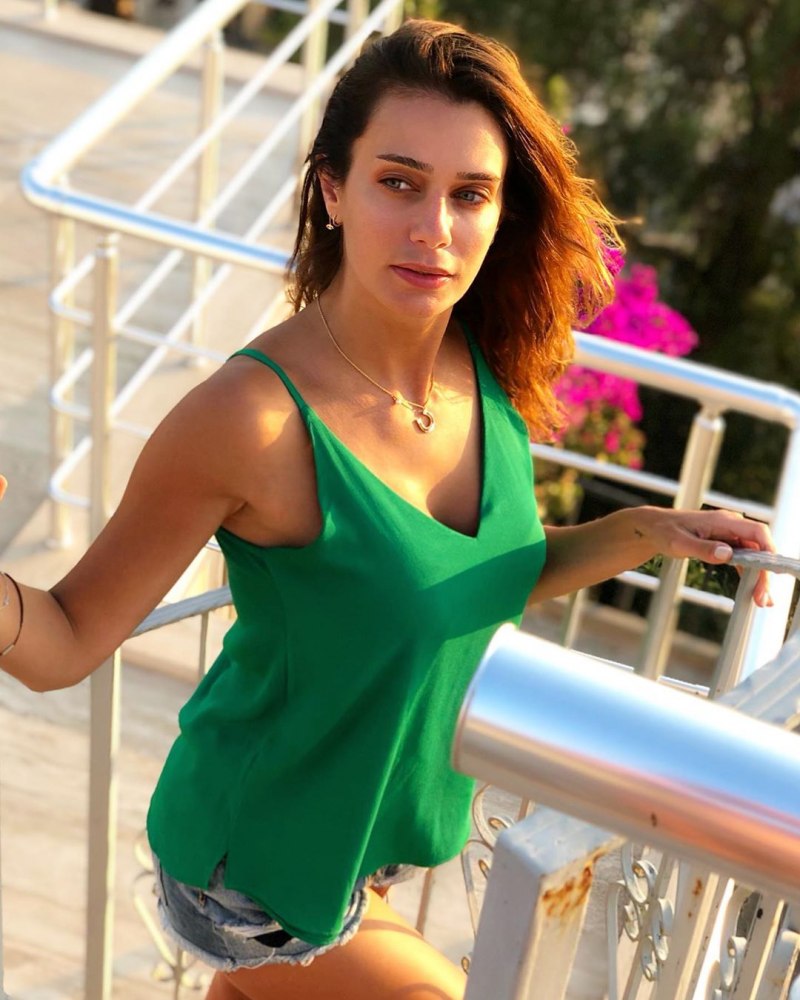 Айше Чигдем Батур Bikini