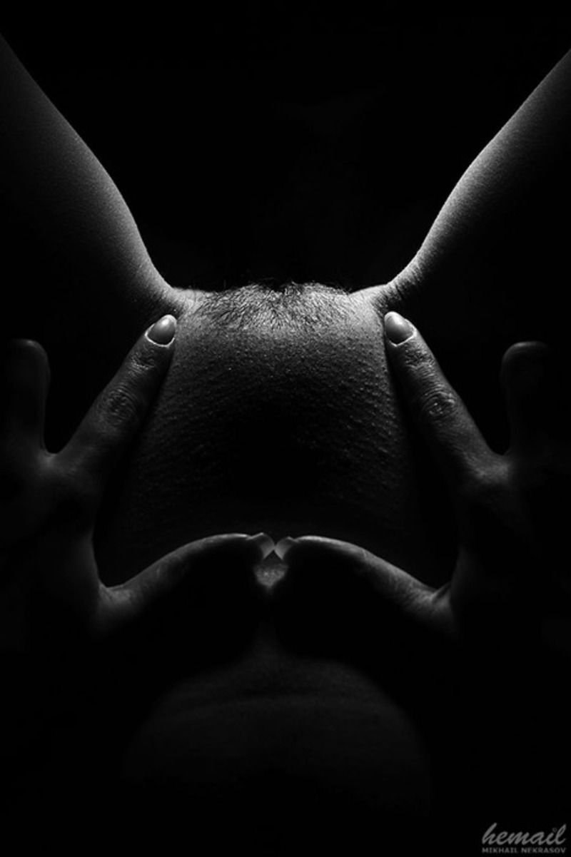 Мягкое голое белое тело