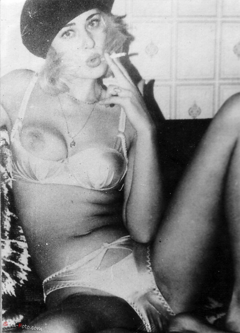 Голые женщины с волосатой киской в ретро