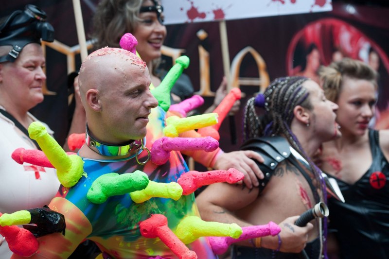 Парад извращенцев