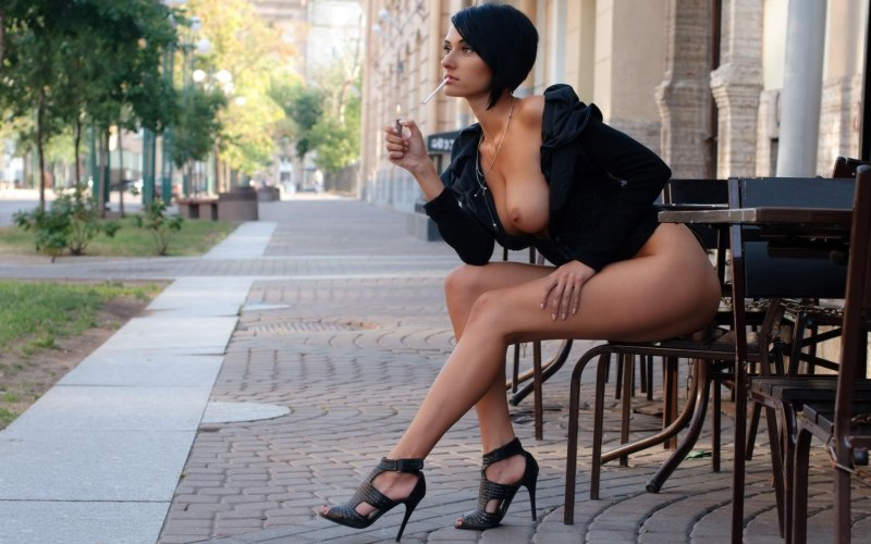 Ночная прогулка голышом