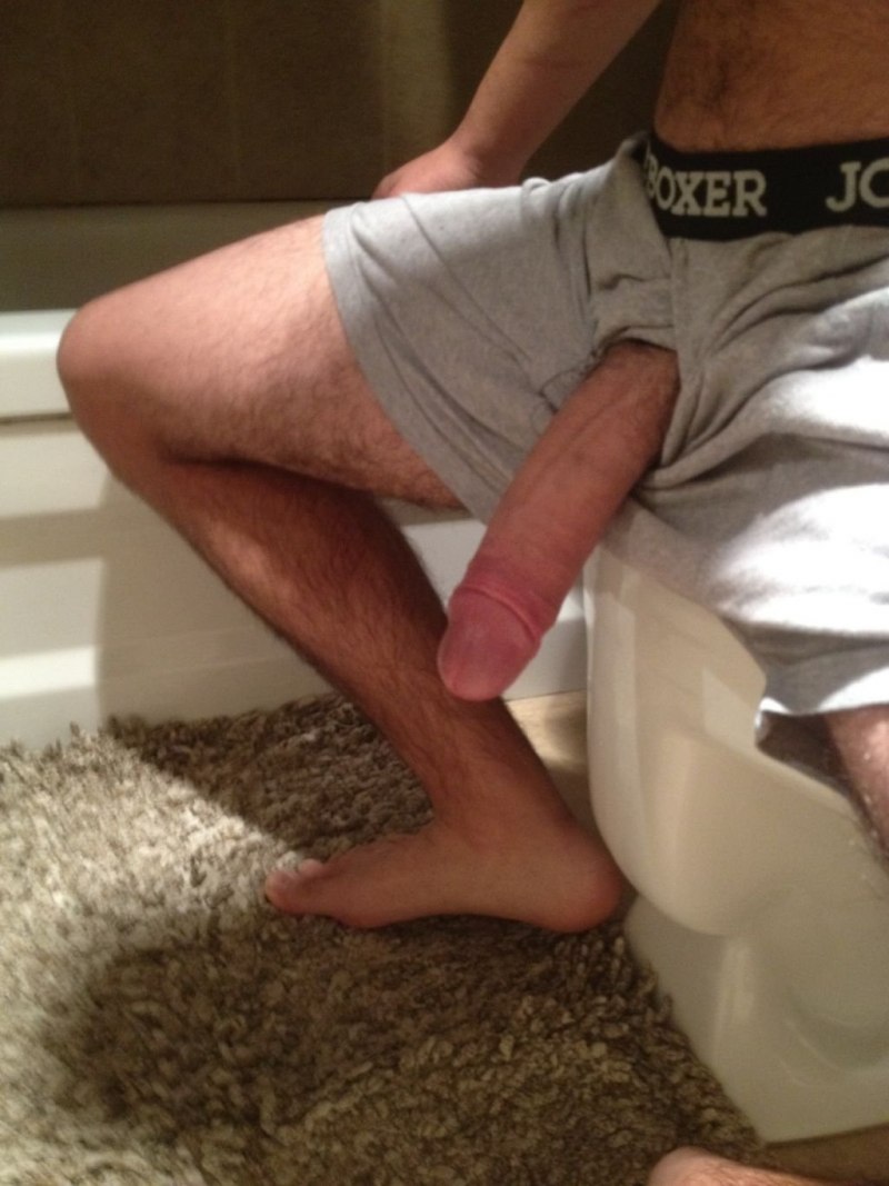 Огромный член из штанов