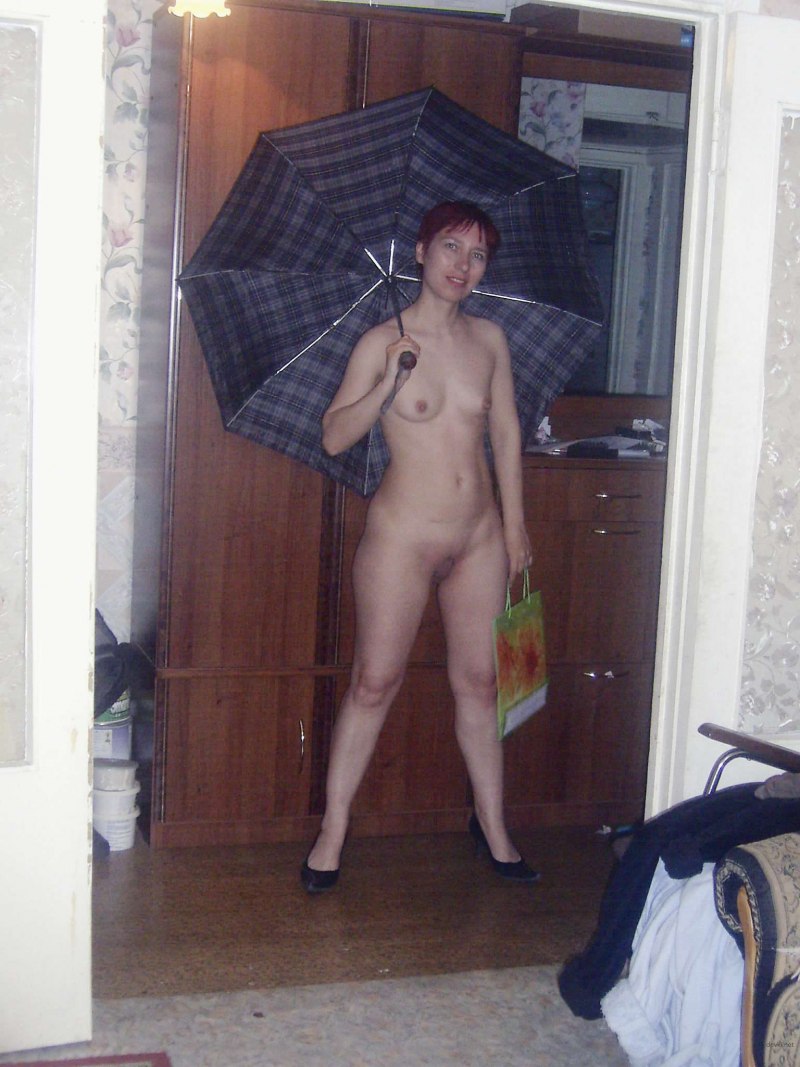 Женщина частное ню в квартире
