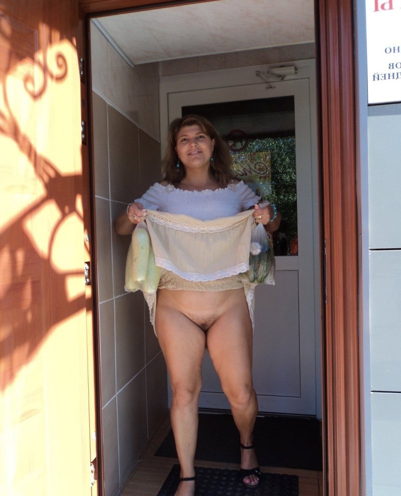 Полненькие женщины без трусов