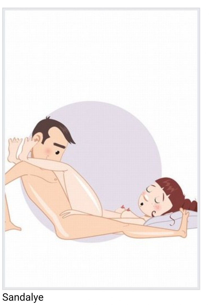 Голая волосатая на шезлонге