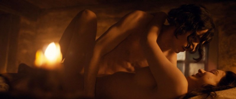 Голые брюнетки в разных позах