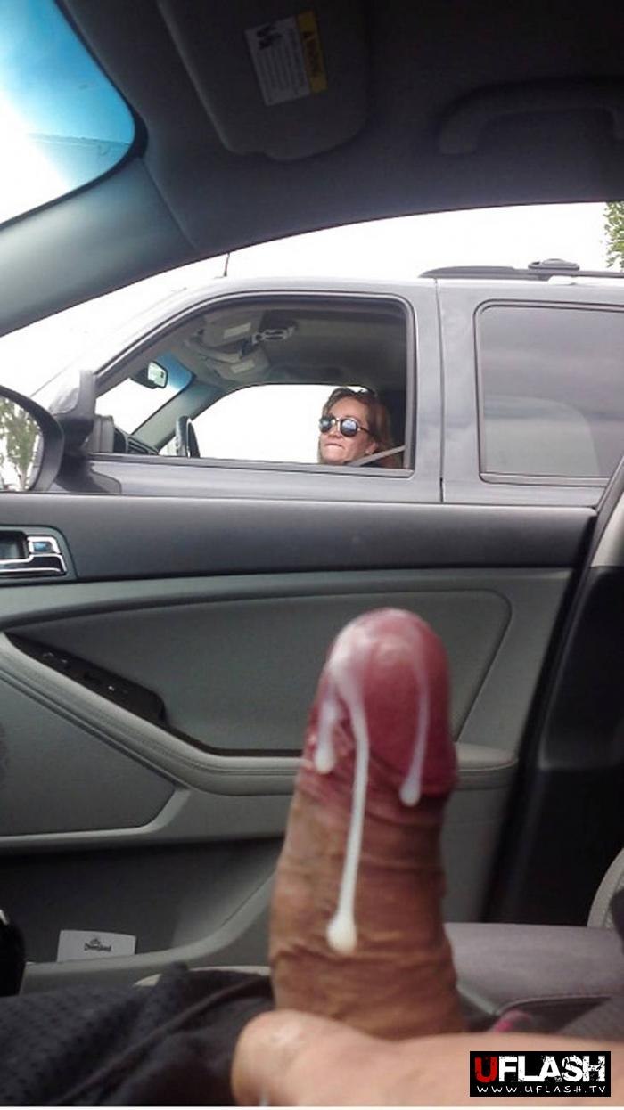 Эксбиционисты в машине