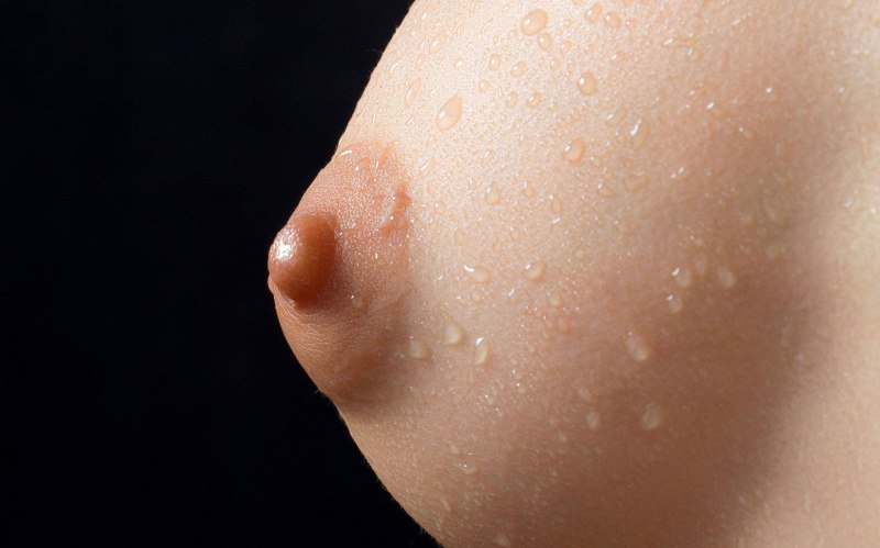 Большие сиськи с набухшими сосочками