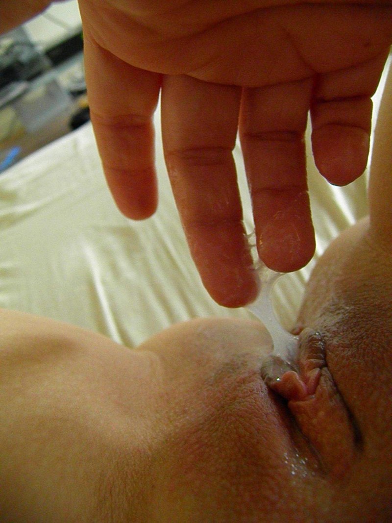 Нежная мастурбация киски