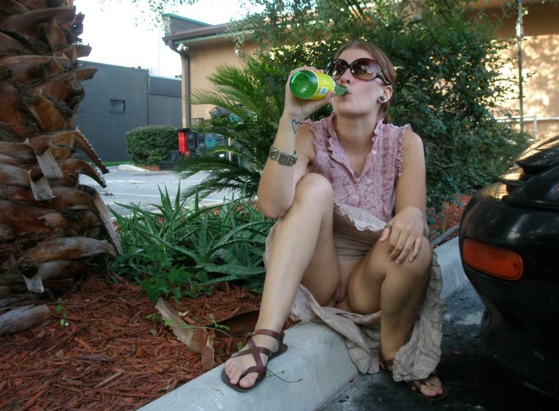 Мастурбация зрелых на природе