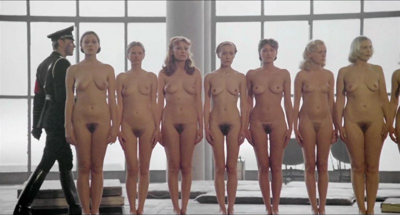 Медосмотр голых женщин ретро