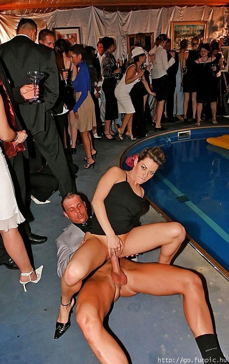 Ебля в общественных местах