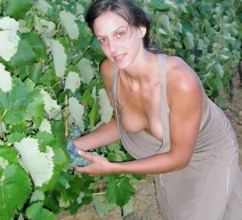 Голая женщина в сорочке частное