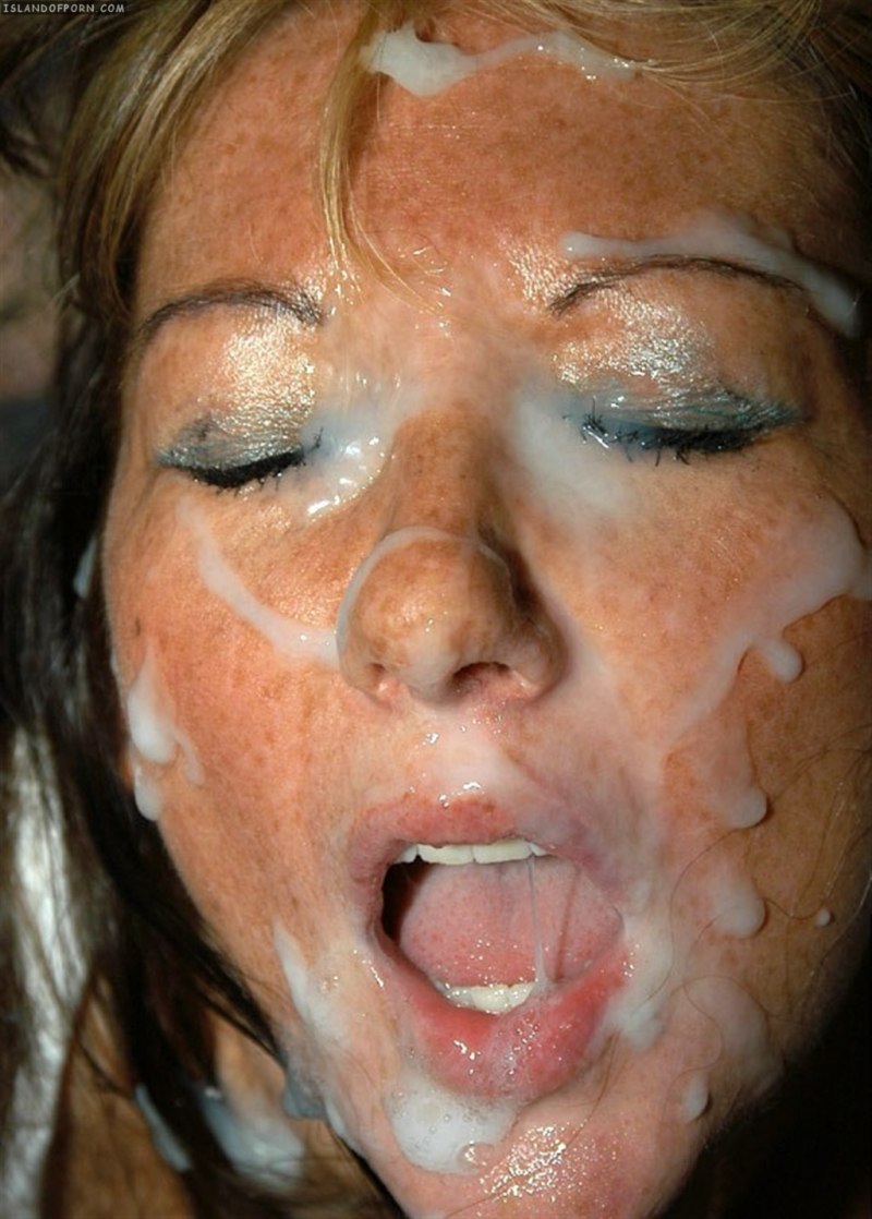 Кончил девушке на лицо много