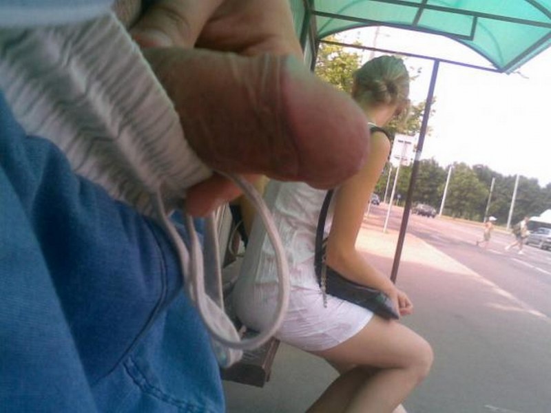 Эксгибиционизм в общественном транспорте