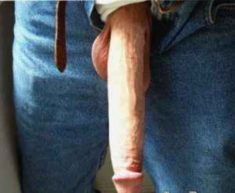 Огромный пенис до колен