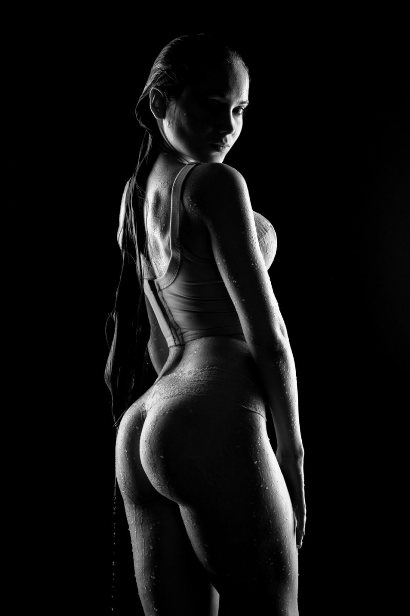 Красивое женское тело ню