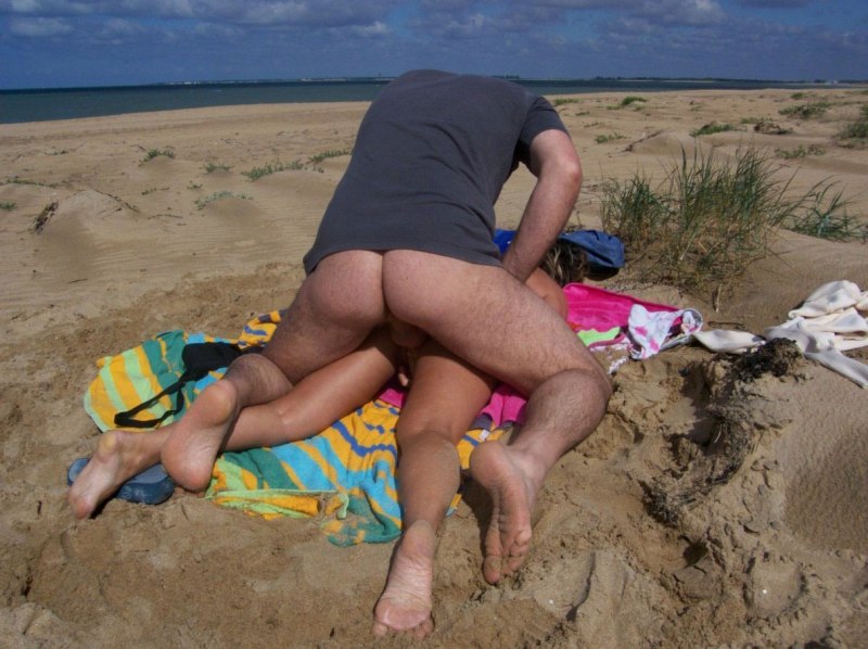 Трах жены на пляже частное