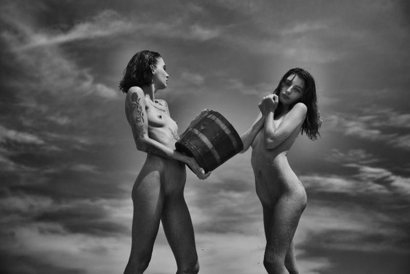 Фотосессия голой в камышах