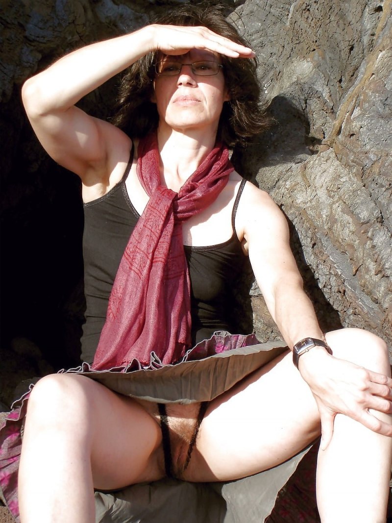 Голые женщины в машине частное