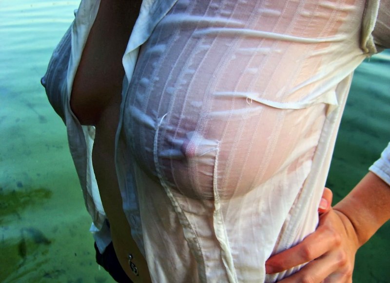 Огромные сиськи просвечиваются