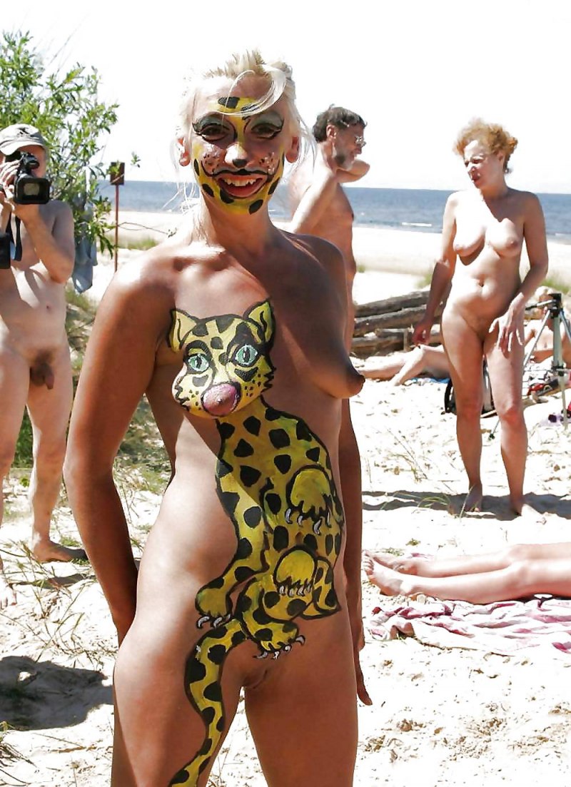 Семейный натуризм боди арт