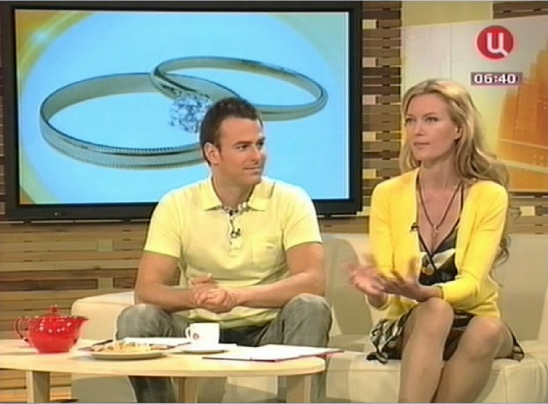 Голые певицы без трусов