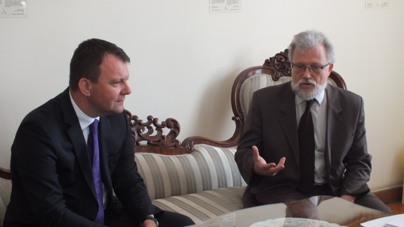 Белый фон 3000 на 3000