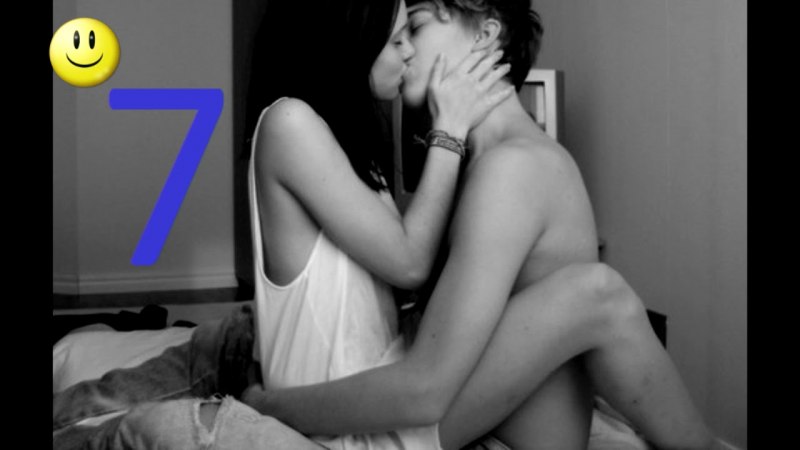 Страстный голый мужчина