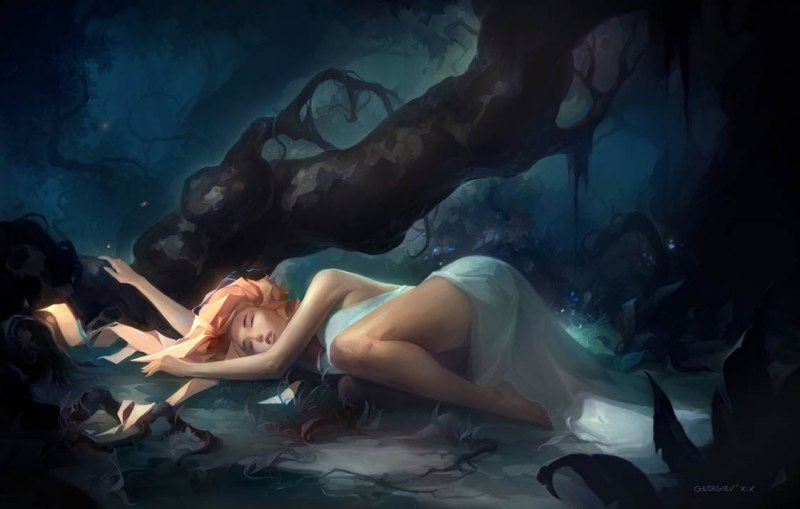 Женщина лежит на полу без сознания