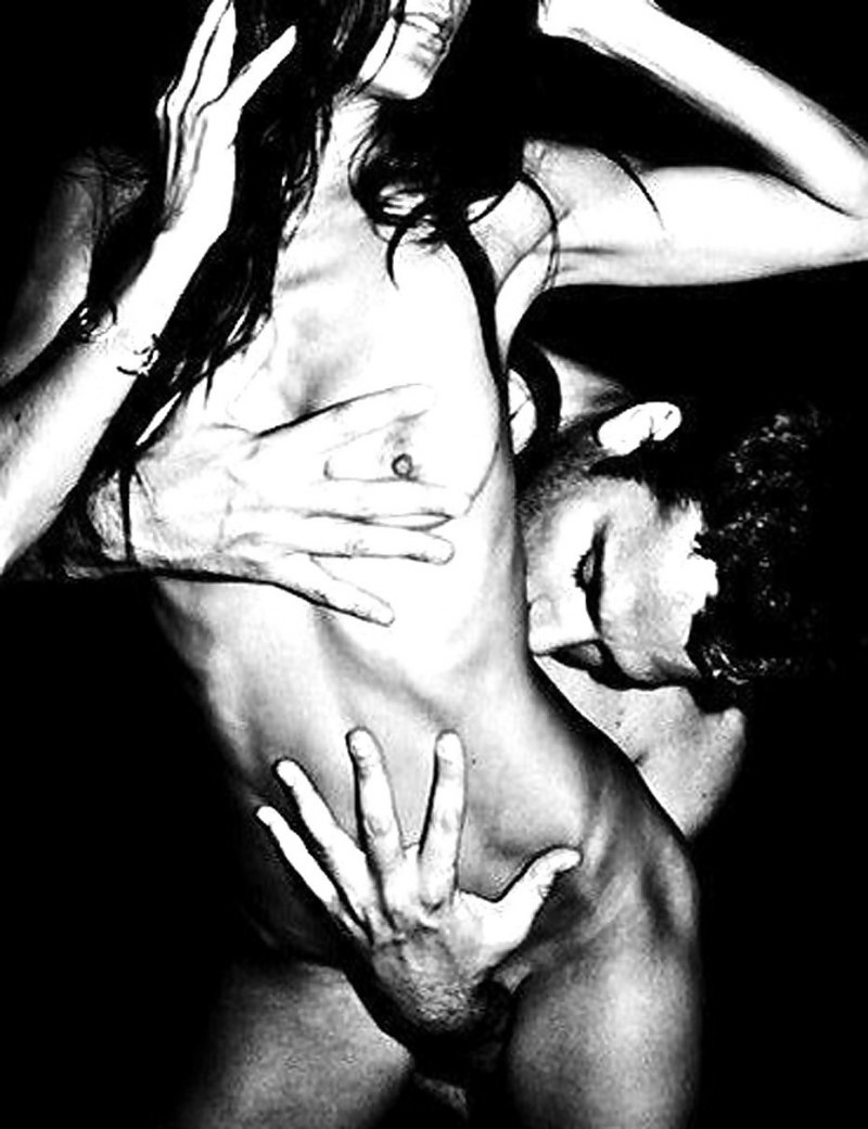 Эротический массаж страсть чб