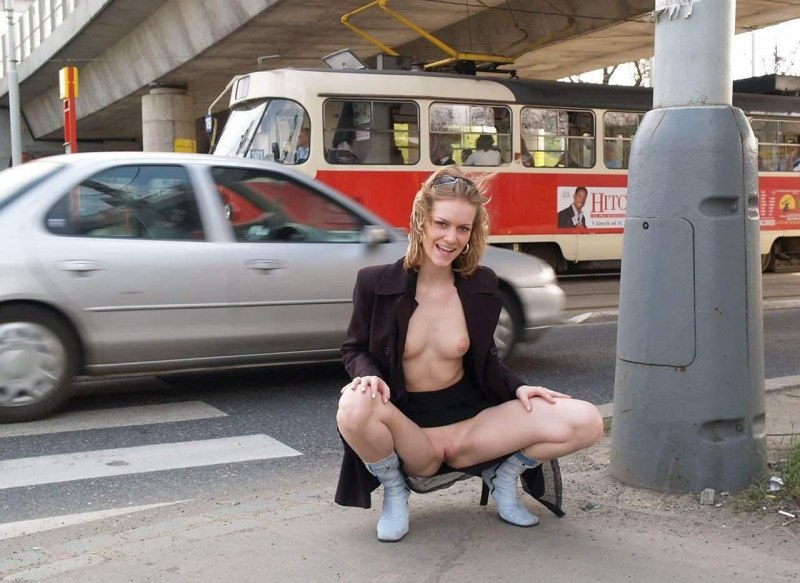 Голые женщины в общественном транспорте