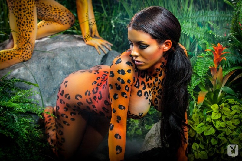 Бодиарт на женском теле