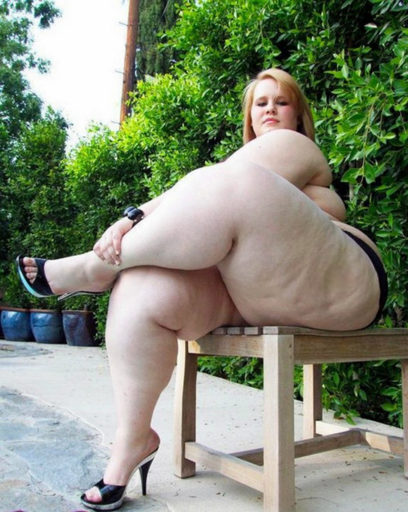 Толстые женщины раздвигают ноги