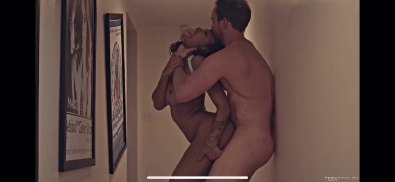 Трах в анал на барном стуле