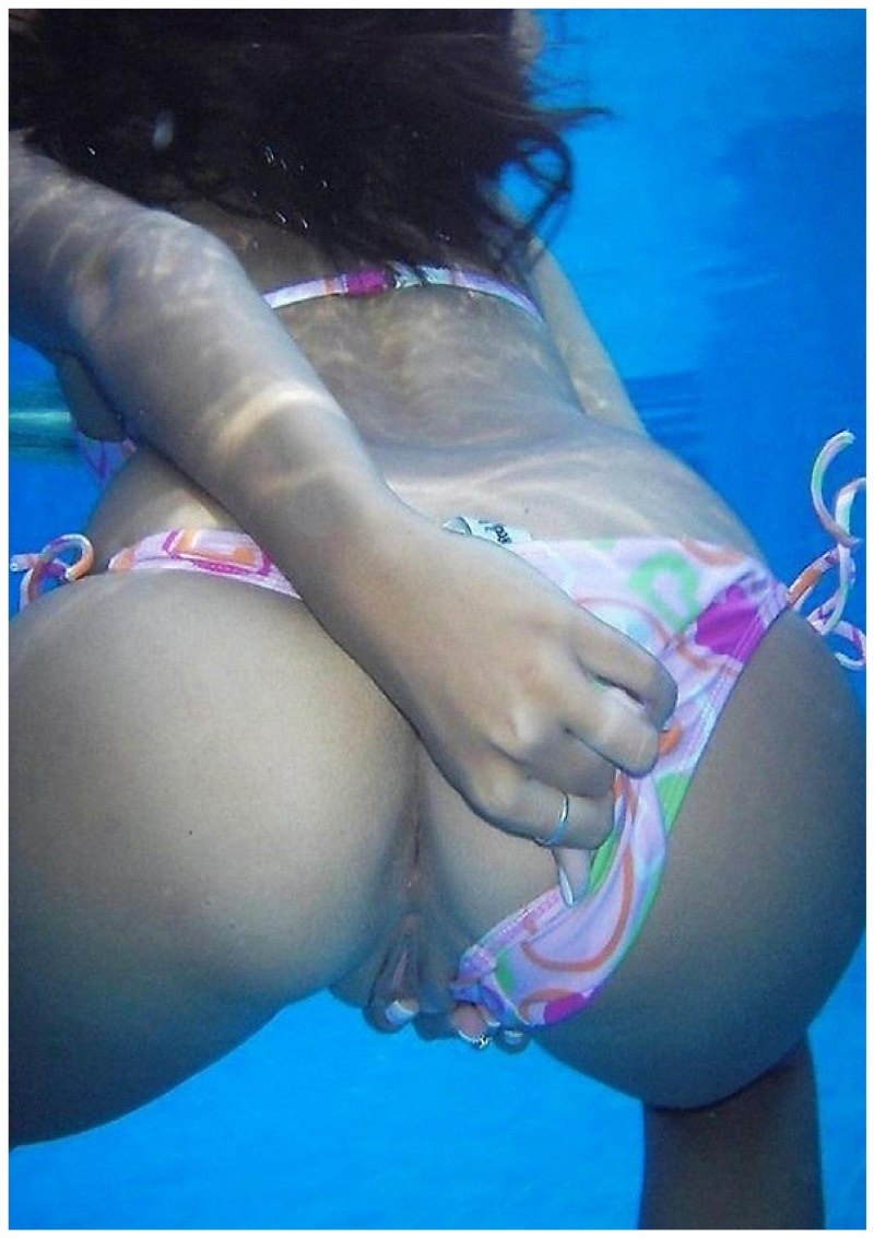 Под водой без трусиков