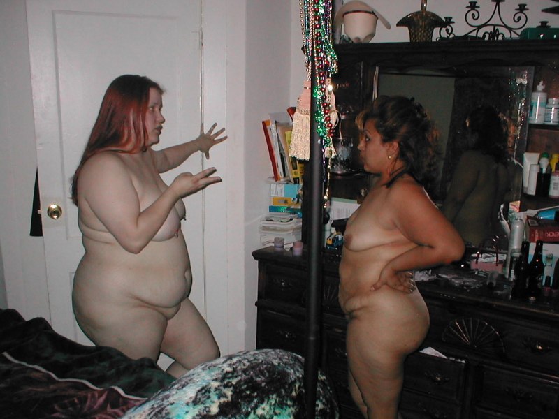 Голые пышки в домашней обстановке